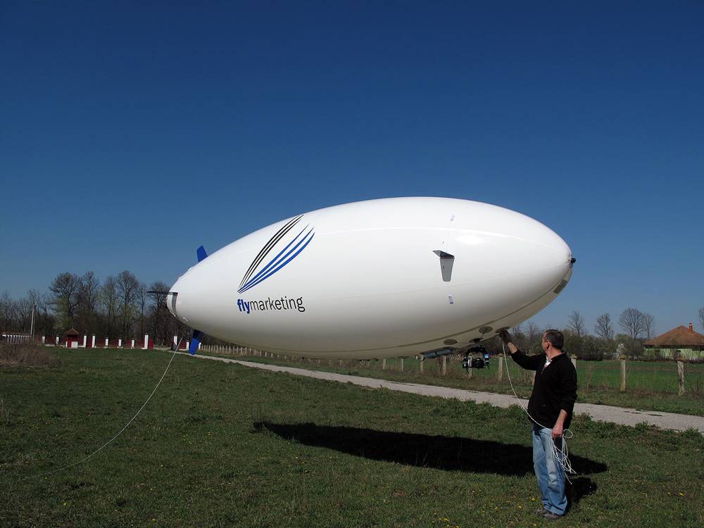 7-m-rc-blimp-preparazioni-finali-prima-del-volo
